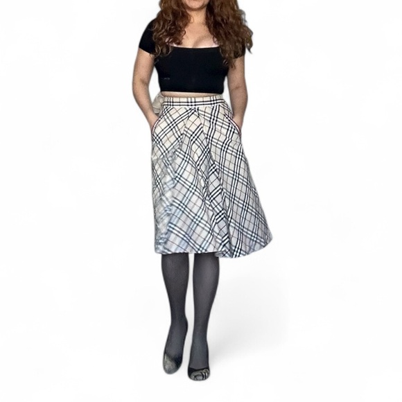 Burberry Black and White A-Line Skirt - XS - Picture 2 of 10